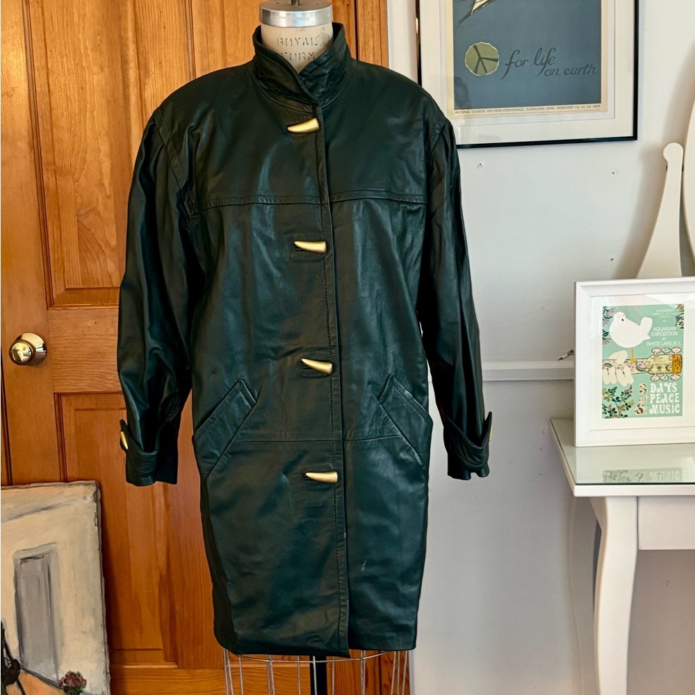 Vintage 1980’s LNR forest green leather jacket coat!. Gorgeous!!
